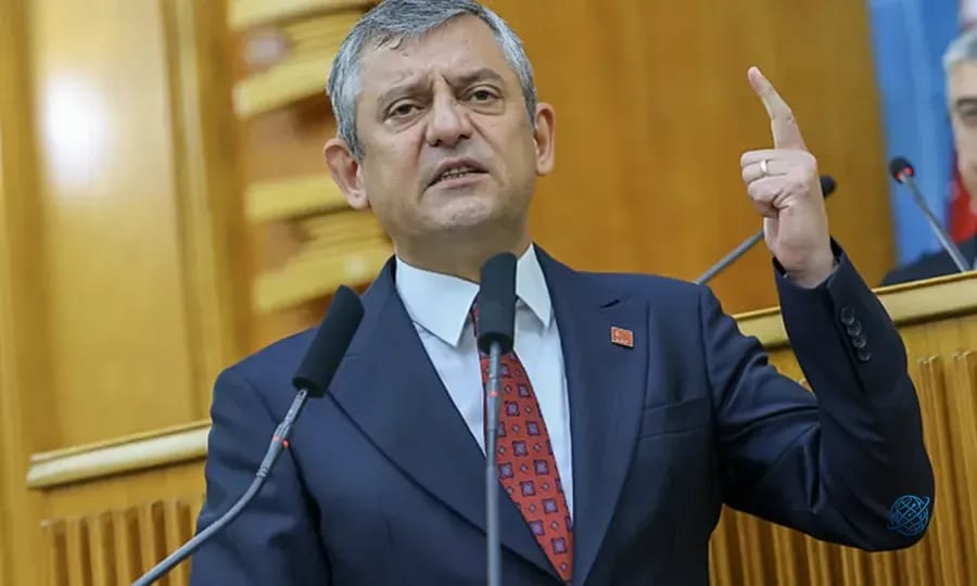 SON DAKİKA… Özgür Özel ve 90 milletvekili Cumhuriyet Halk Partisi’nden istifa etti: Yeni partinin kuruluş evraklarını imzaladı