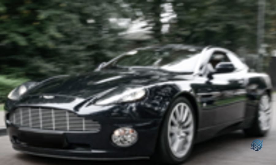 Aston Martin secures £550m loan deal