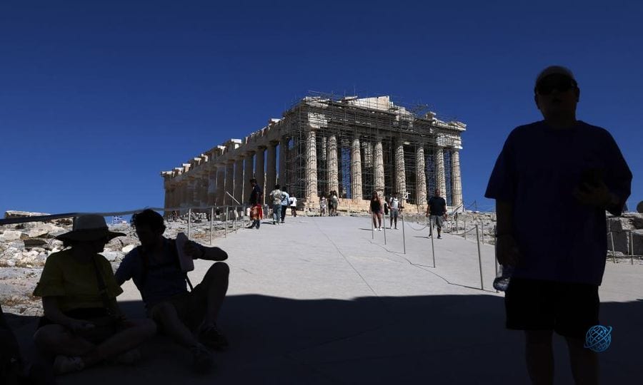 Yunanistan'da aşırı sıcaklar nedeniyle açık alanlarda çalışmalar kısıtlandı