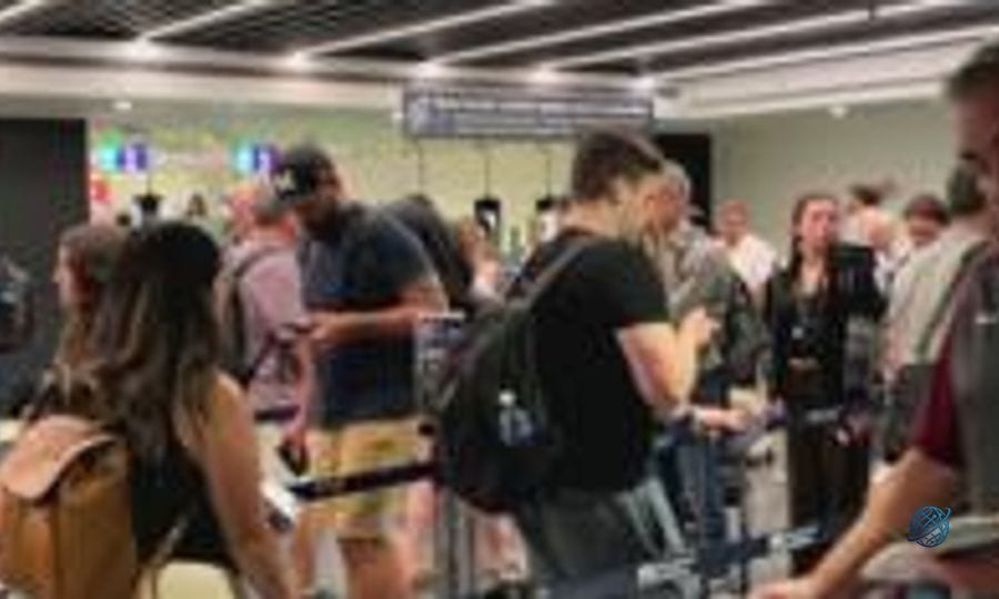New EU border system tripling time at passport control, airport boss says