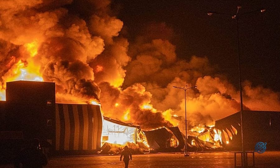 Ukrayna'nın kuzeydoğusundaki Sumy'de İHA saldırısıyla büyük yangın çıktı