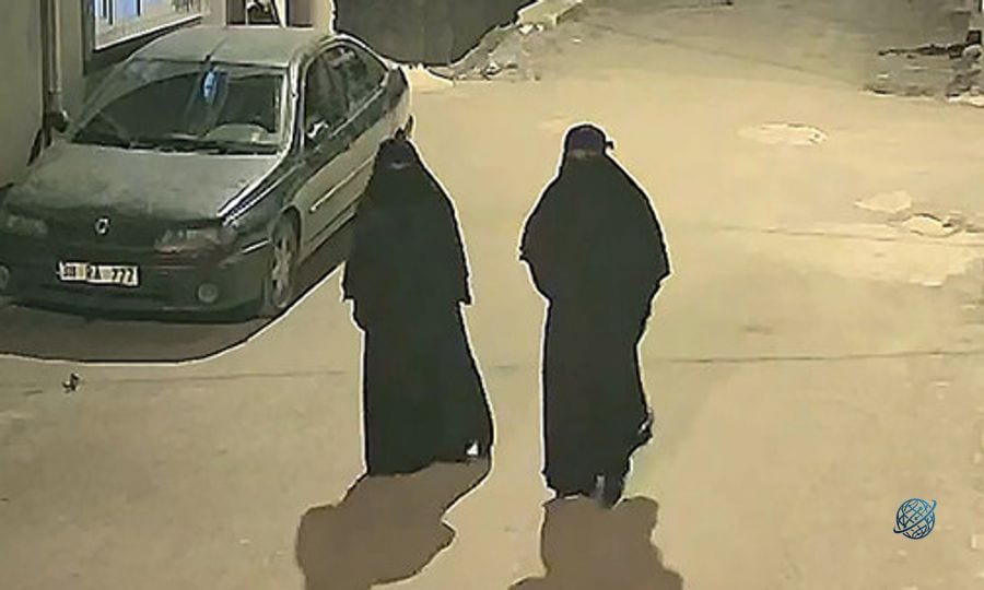 Adana'da çarşaf giyip ev soyan hırsızlar kamerada! Saklandıkları adreste yakalandılar