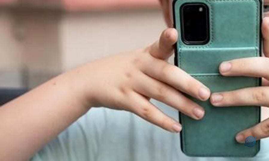Çekya'dan dikkat çeken karar! Okullarda cep telefonu tamamen yasaklanıyor