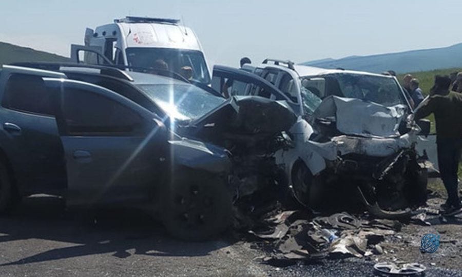 Ardahan'da zincirleme kaza: 3 kişi hayatını kaybetti, 4 kişi yaralandı