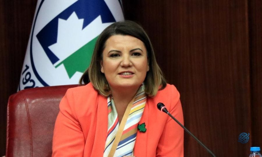 İzmit Belediye Başkanı Fatma Kaplan Hürriyet görevden uzaklaştırıldı