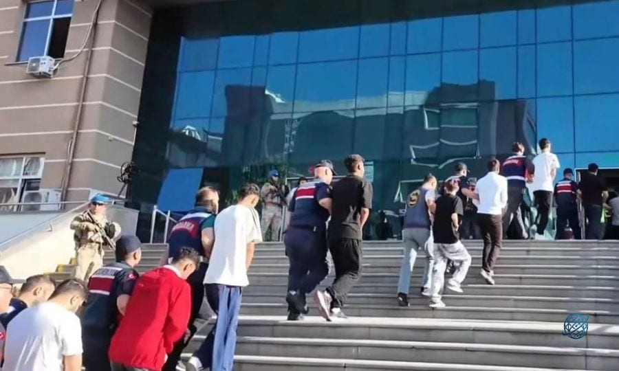 12 ilde organize suç örgütlerine operasyon: 74 şüpheli tutuklandı