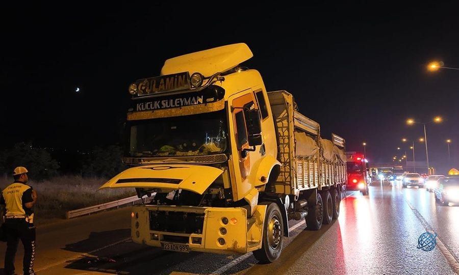 Facianın önüne geçildi: Freni patladı, polis yolu boşalttı