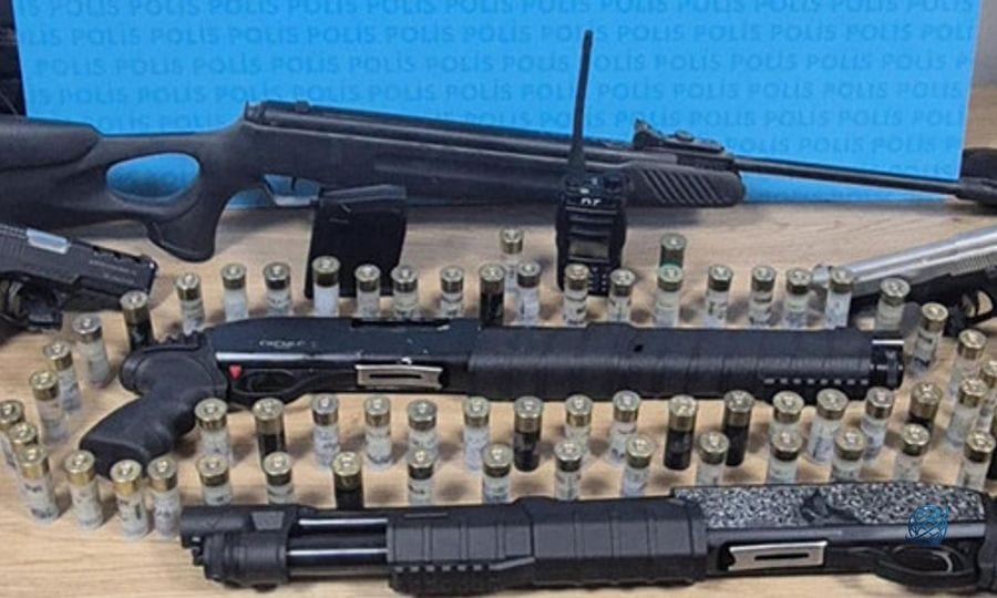 Eskişehir'de sosyal medyada silah paylaşan 2 zanlı yakalandı