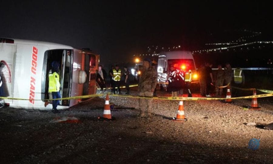Otobüs kazasında yaralı sayısı 40'a yükseldi
