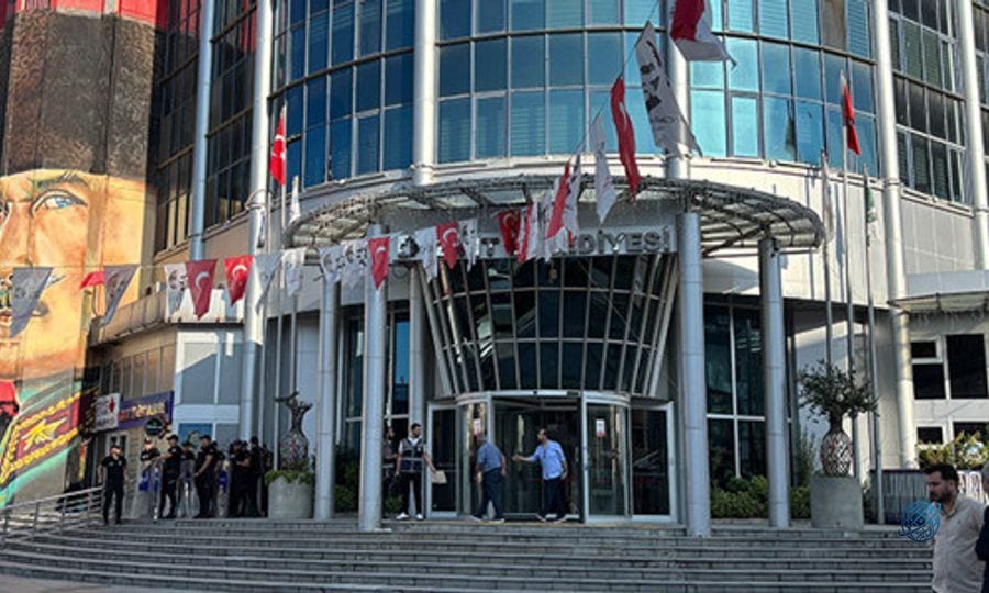 Son dakika: İzmit Belediyesi'ne operasyon! Belediye Başkanı Fatma Kaplan Hürriyet ve eşi Murat Hürriyet gözaltına alındı