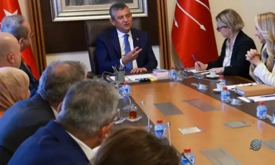 Özgür Özel'in yeni partisi için 90'ı aşkın CHP'li vekilden 'kurucu' imzası