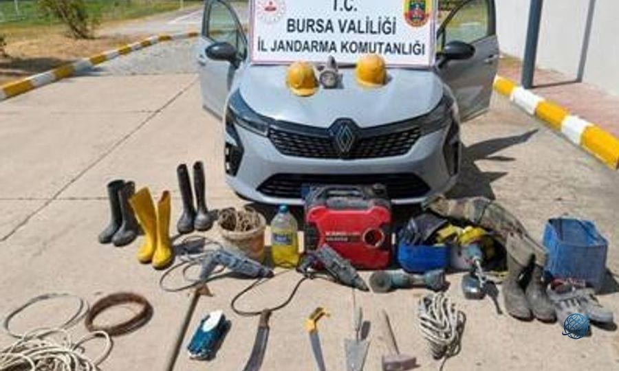 Bursa'da tam 35 metrelik tünelde kaçak kazı yaptılar! 5 şüpheli yakalandı