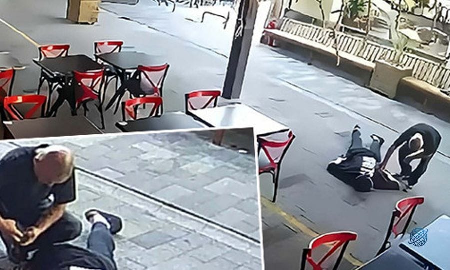 Muğla'da akıllara durgunluk veren olay! Fenalaşıp yere yığılan gence yardım edecek gibi yaklaştı, parasını çaldı