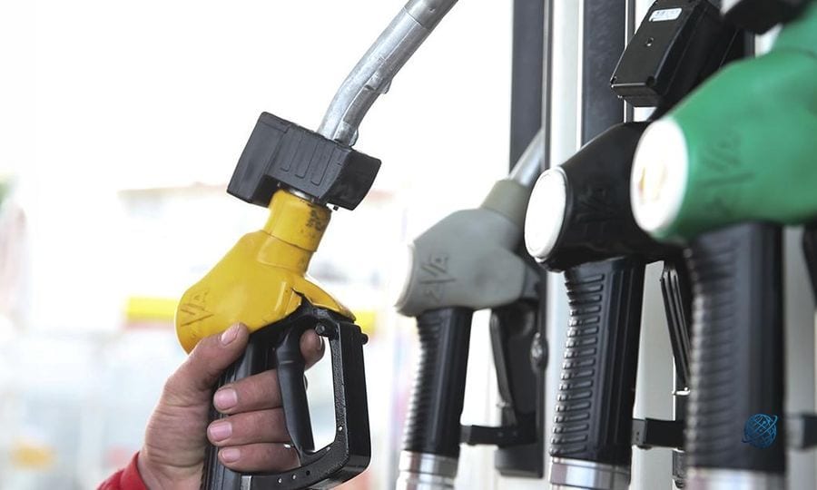 ABD'de ortalama benzin fiyatı, Orta Doğu'daki gerilimle yeniden 4 dolara çıktı