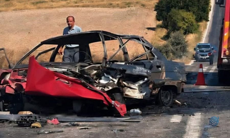 Afyonkarahisar'da feci kaza! Çarpışan otomobillerden biri alev aldı: 1 ölü, 2 yaralı