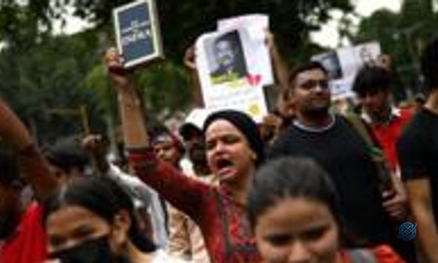 Police block thousands of 'cockroach' protesters marching on India's parliament