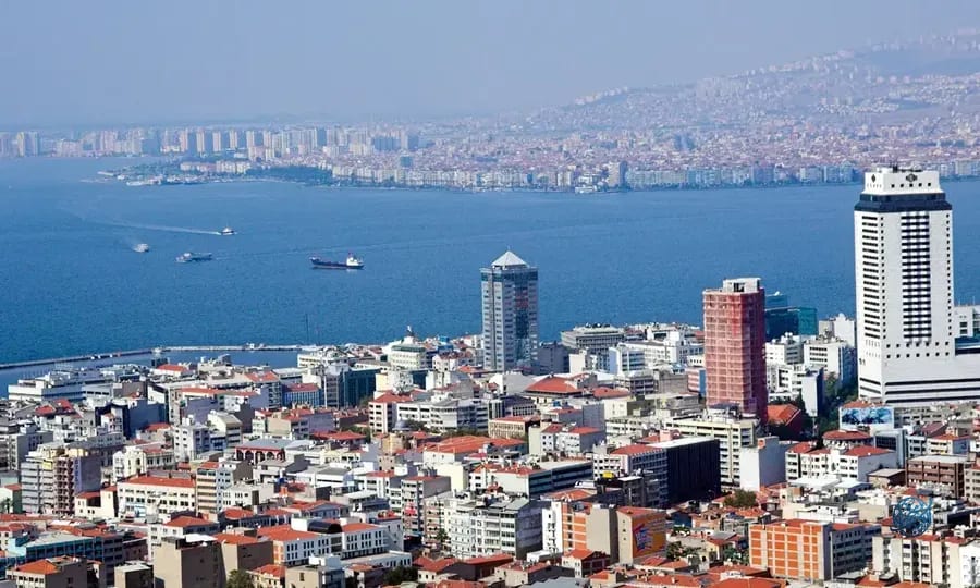 İzmir'de barınma çıkmazı: 22 bin kişi şehri terk etti