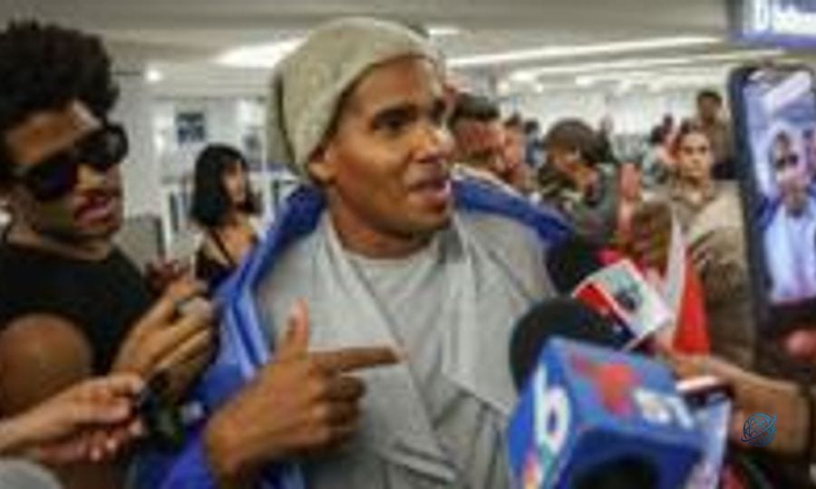 Cuban dissident Luis Manuel Otero Alcántara goes into exile in US