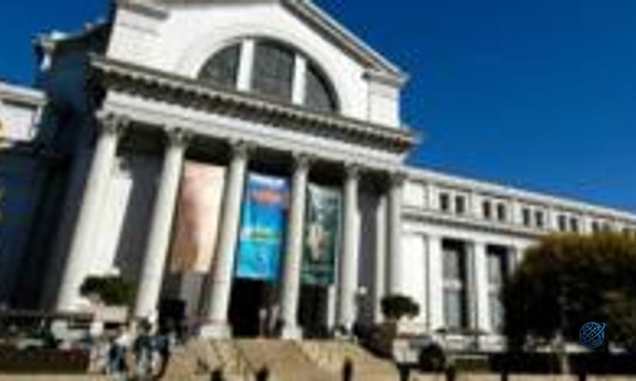 Trump orders Smithsonian to post warnings about 'inaccurate' US history
