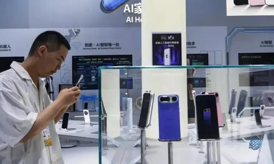 Alışkanlıkları kökten değiştirecek. Çin'deki teknoloji fuarında yapay zekalı akıllı telefonlar tanıtıldı