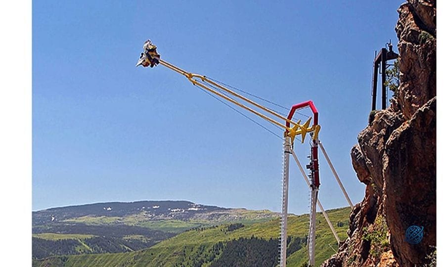 İsviçre Alpleri'nde dev salıncak nefes kesen manzara sundu