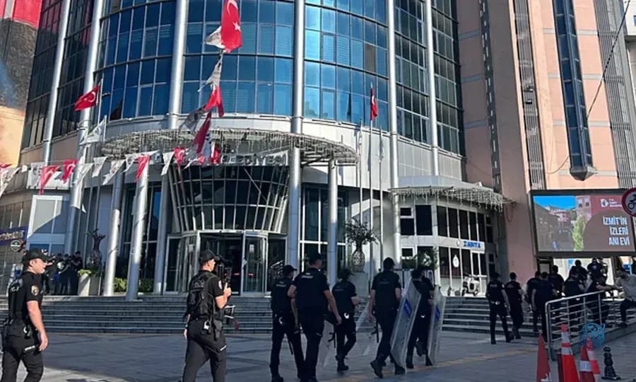 SON DAKİKA… İzmit Belediyesi soruşturmasında gizli tanıktan şok ifade! 1,6 milyonluk ihale 84 milyon TL gösterildi: Veli Ağbaba’nın sevgilisi…