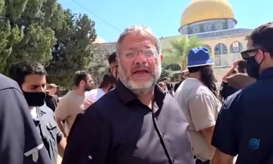 İşgalci İsrail'in aşırı sağcı Ulusal Güvenlik Bakanı BenGvir, Mescidi Aksa'ya baskın düzenledi