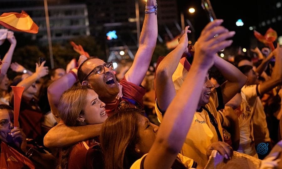 İzle: İspanyol taraftarlar Dünya Kupası zaferini sokaklarda kutladı