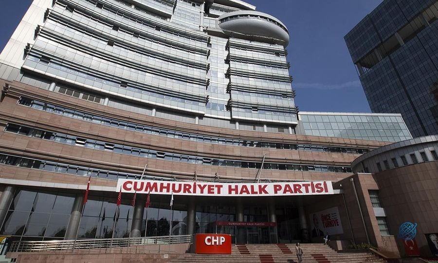 CHP'de 4 il başkanı görevden alındı