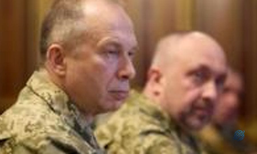 Row escalates in Ukraine over army chief's future