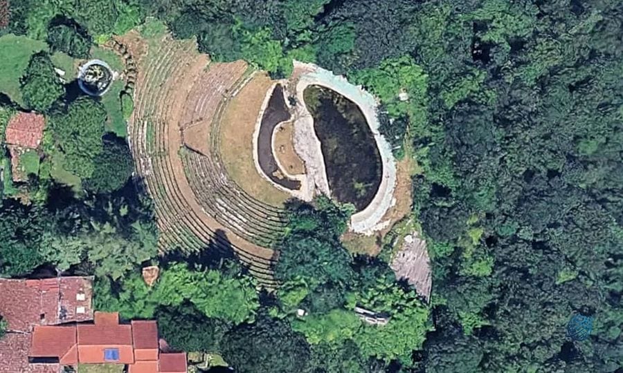 Sahte antik tiyatro inşa etti, belediye ve turistleri 20 yıl kandırdı