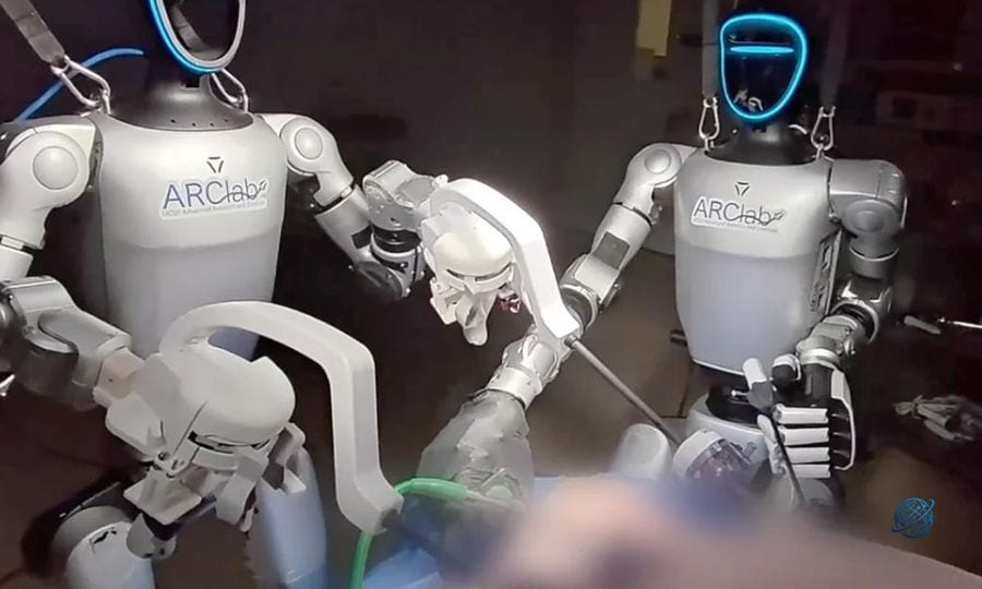 Tarihte ilk kez insansı robotlar canlı hayvanlar üzerinde ameliyat gerçekleştirdi