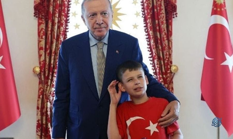 Cumhurbaşkanı Erdoğan, "Cake Not Hate" kampanyasıyla tanınan Harris'i kabul etti