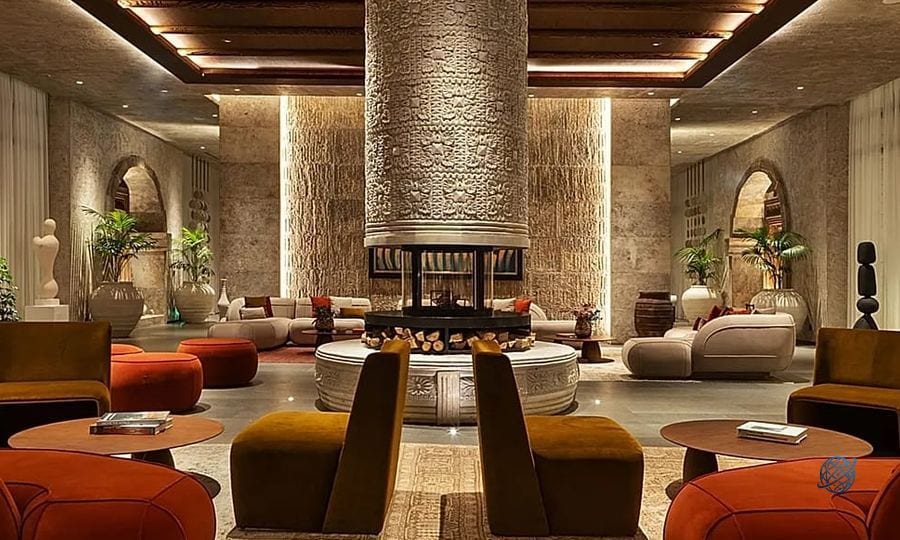 Kapadokya'da açılan lüks otel peri bacalar ve vadilere panoramik manzara sağladı
