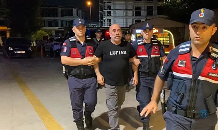 Ünlü yönetmen Ezel Akay ve kardeşi gözaltına alındı!