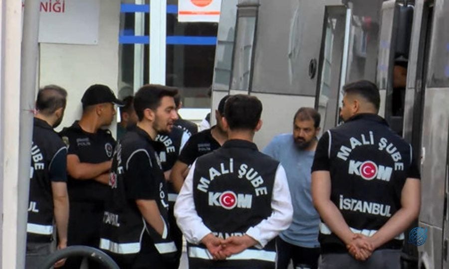 İzmit Belediyesi’ne operasyonda şüpheliler sağlık kontrolünden geçirildi