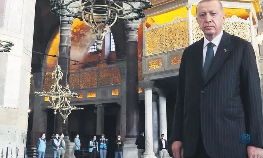 Ayasofya kutlu fethin zafer nişanesidir